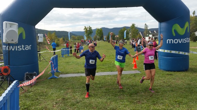 Llegada a meta de Carlos, Patri y Berta